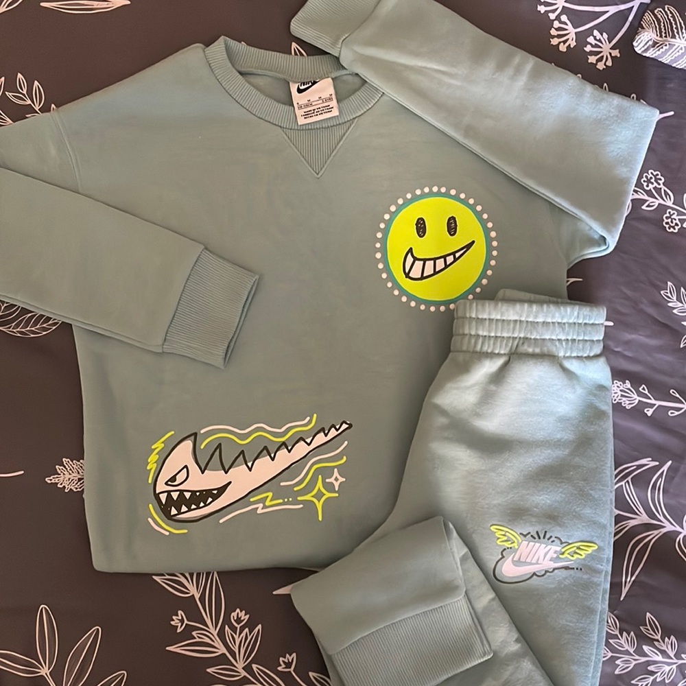 Nike unisex set new size 6M 5-6 years